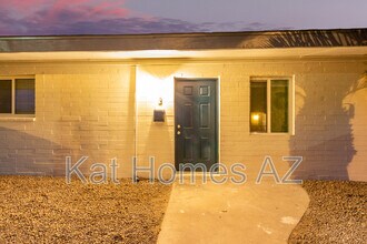 Building Photo - 5107 N 28th Dr
