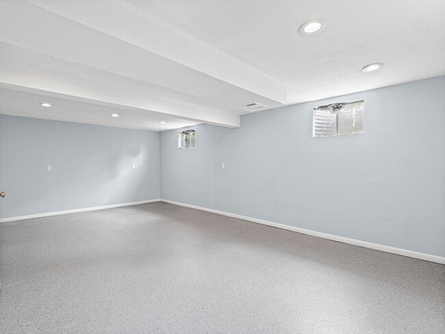 Building Photo - 8822 S Balsam St