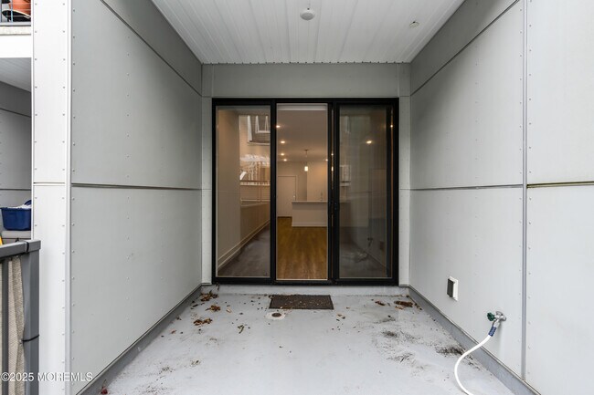 Building Photo - 521 Lake Ave