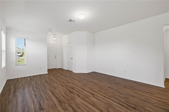 Building Photo - 132 Josey Wales Dr