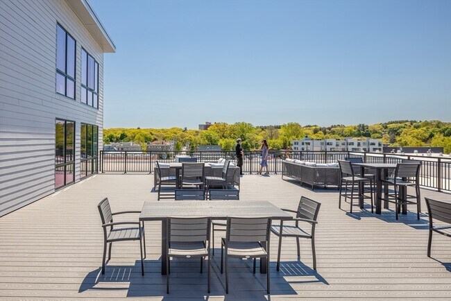 Building Photo - 3531 Washington St