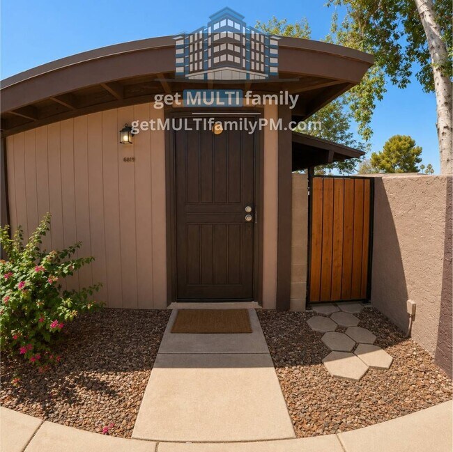 Building Photo - 903 S Casitas Dr
