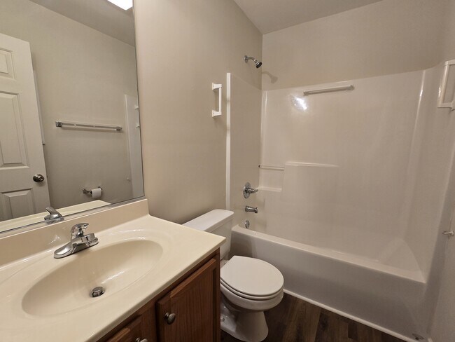 Building Photo - 2447 Mid Salem Dr