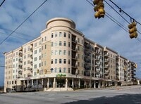 Building Photo - Downtown