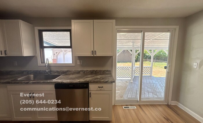 Building Photo - 3623 Bolamo Dr