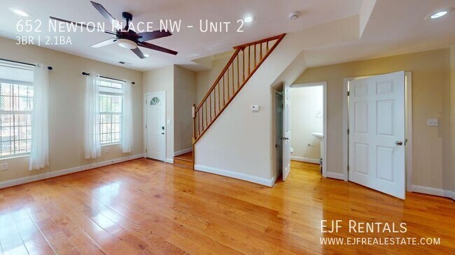 Building Photo - 652 Newton Pl NW
