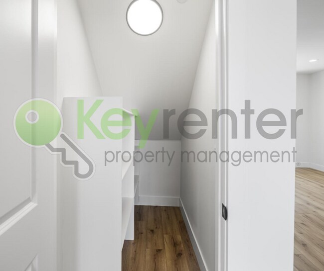 Building Photo - 967 Olive Br Pl