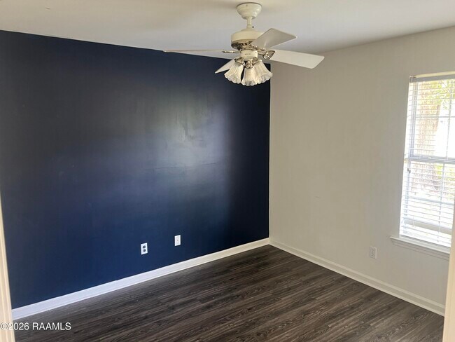 Building Photo - 136 Pinnacle Dr