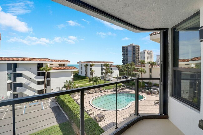 Building Photo - Beautiful 3 Bedroom 3 Bath Condo On North ...