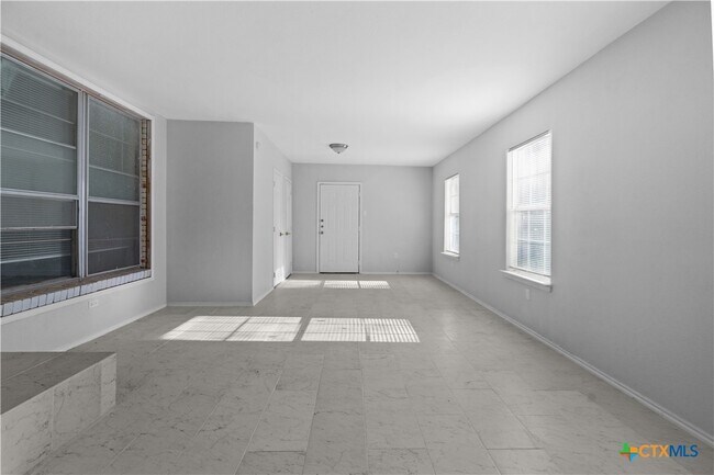 Building Photo - 1302 Metropolitan Dr