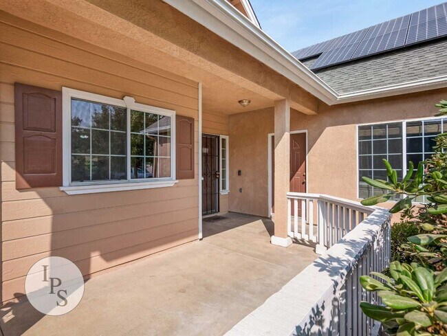 Building Photo - SOLAR!!!!  Fresno NorthEast Home, 4BR/2.75...