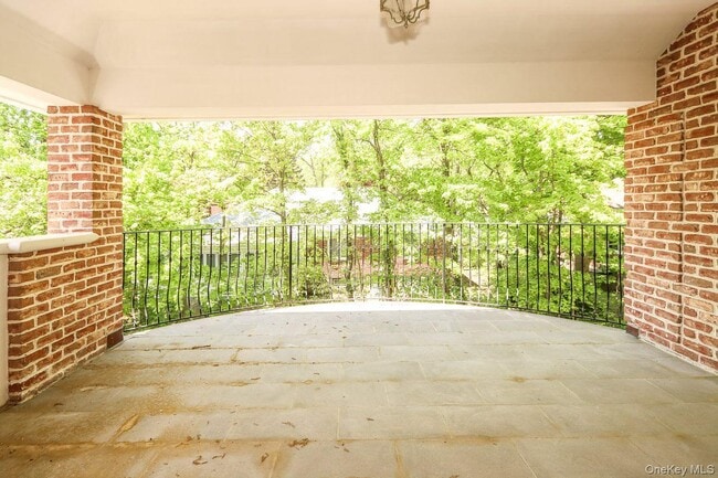 Building Photo - 10 Woodbourne Rd
