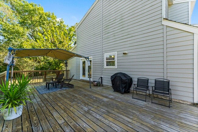 Building Photo - 71 Hideaway Dr