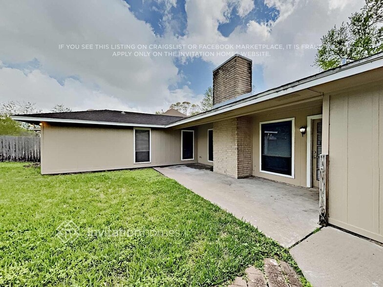 Building Photo - 15019 Seahorse Dr