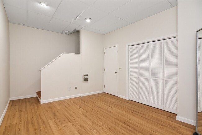 Building Photo - 109 Salem St