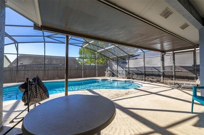 Building Photo - 3045 Bloomsbury Dr