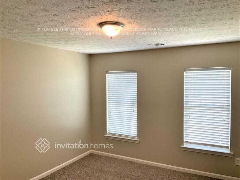 Building Photo - 1418 Fall River Dr