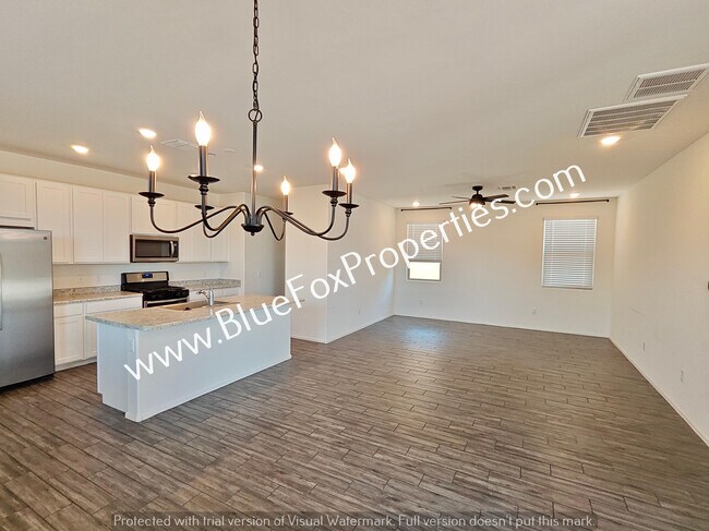 Building Photo - 7926 S Golden Bell Dr
