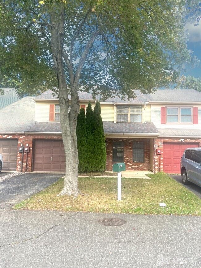 Building Photo - 18 Adams Ct