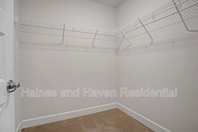 Building Photo - 1217 Forest Hill Dr