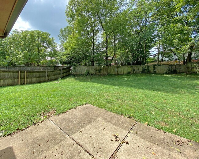 Building Photo - Spacious, All Electric 3 BR House! Fenced Backyard! W/D Hookups, Off-Street Parking