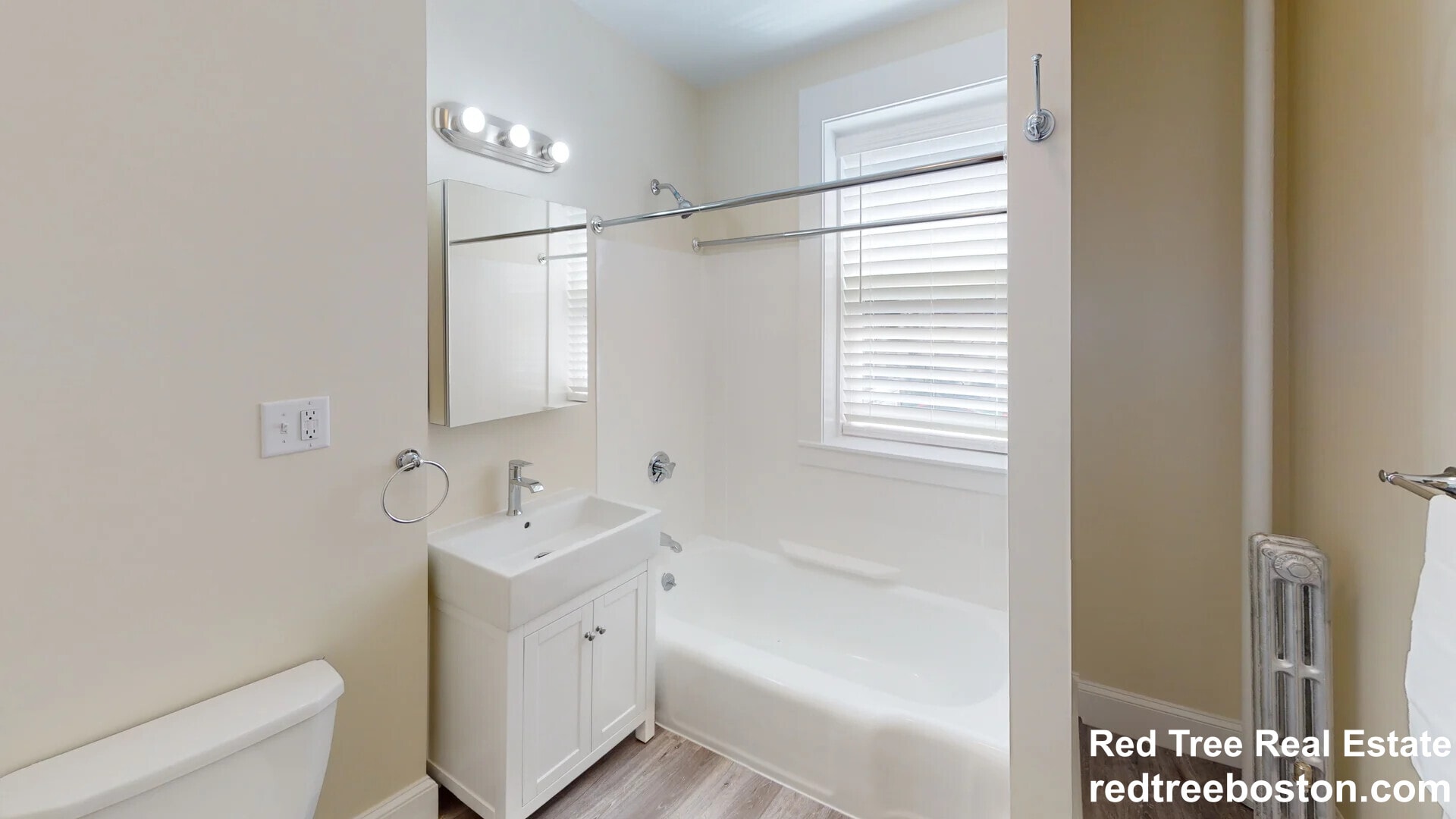 Building Photo - 1595 Beacon St