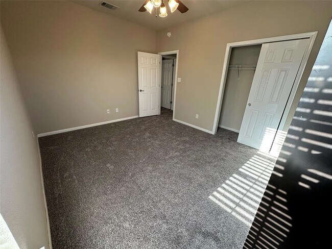 Building Photo - 401 Silent Spring Dr