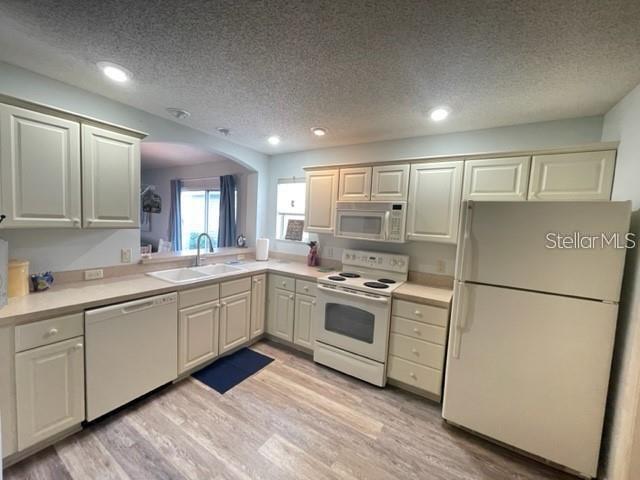 Building Photo - 2427 Chestnut Terrace