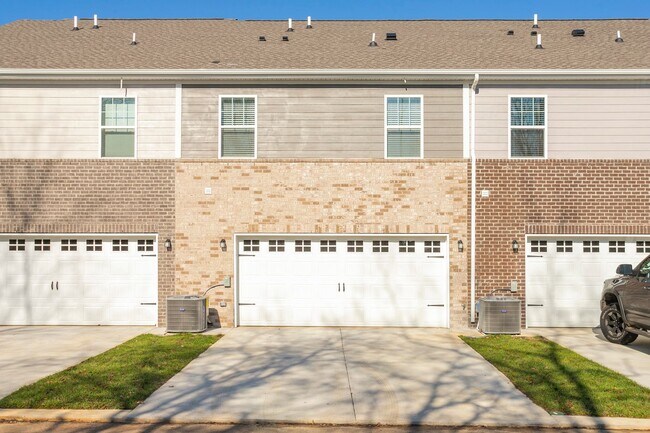 Building Photo - 4509 Sardius Dr