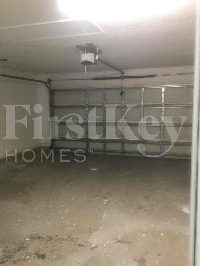 Building Photo - 1744 SE Berkshire Blvd