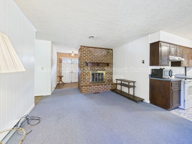 Building Photo - 1233 Pinehurst Rd