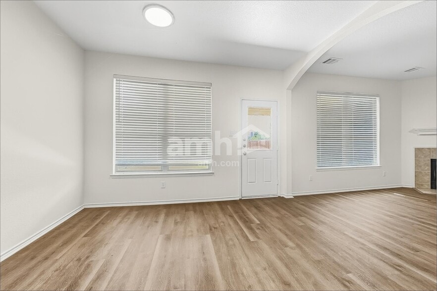 Building Photo - 11741 Cottontail Dr