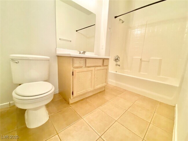 Building Photo - 3400 Cabana Dr