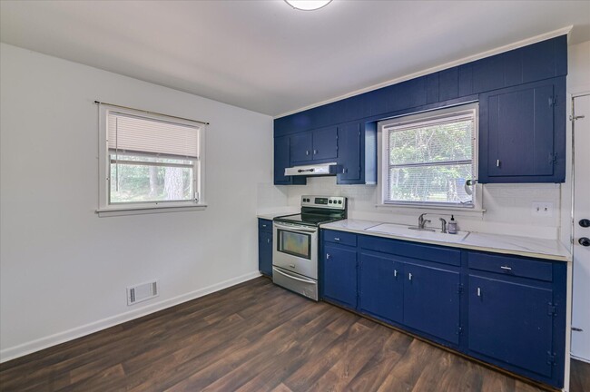 Building Photo - 1114 Terrace Cir