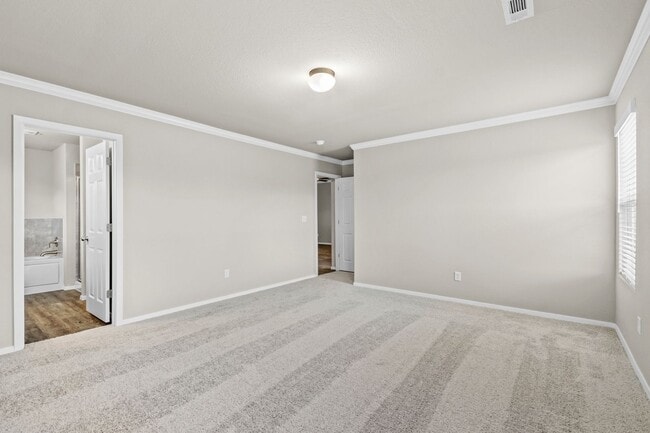 Building Photo - Beautiful new build home!