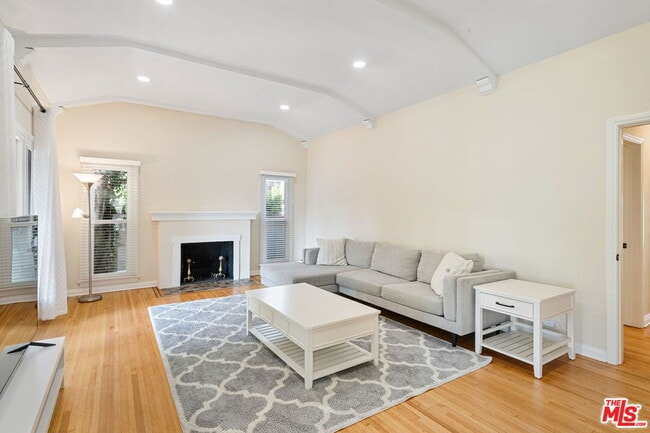 Building Photo - 2148 Prosser Ave