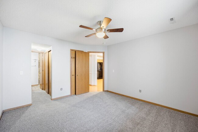 Building Photo - Ankeny Condo for Rent