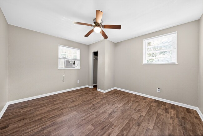 Building Photo - 2848 Blan St