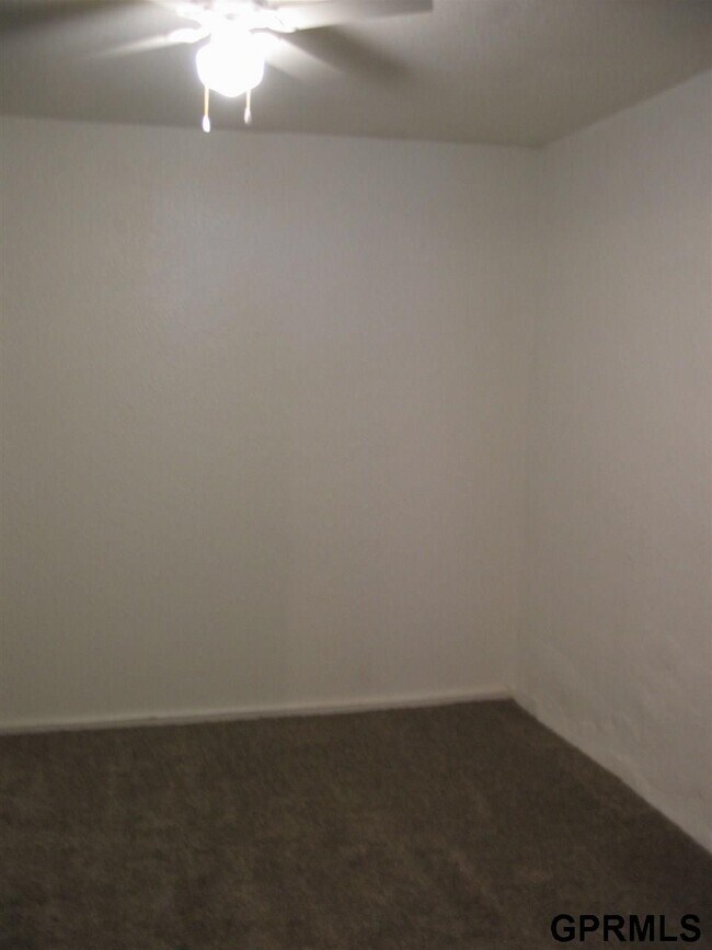 Building Photo - 313 Main St