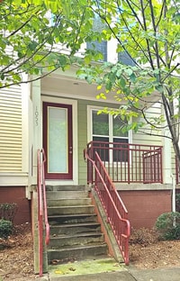 Building Photo - Hot 2 bed 2.5 bath townhome in Uptown Charlotte!