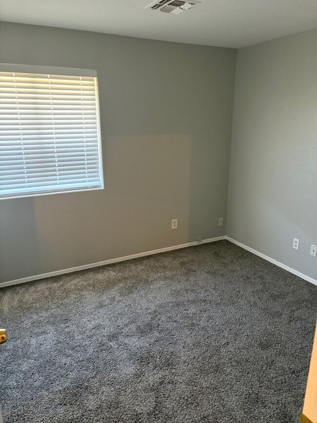 Building Photo - 2300 E 37th Ave