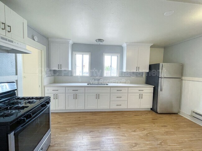 Building Photo - 464 Cortes St