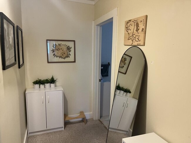 Building Photo - 9 James St