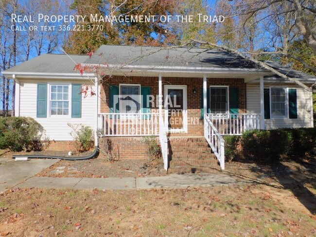 Primary Photo - 3 Bedroom/2 Bathroom Home in High Point!