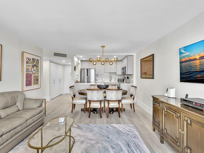 Building Photo - 1421 S Ocean Blvd