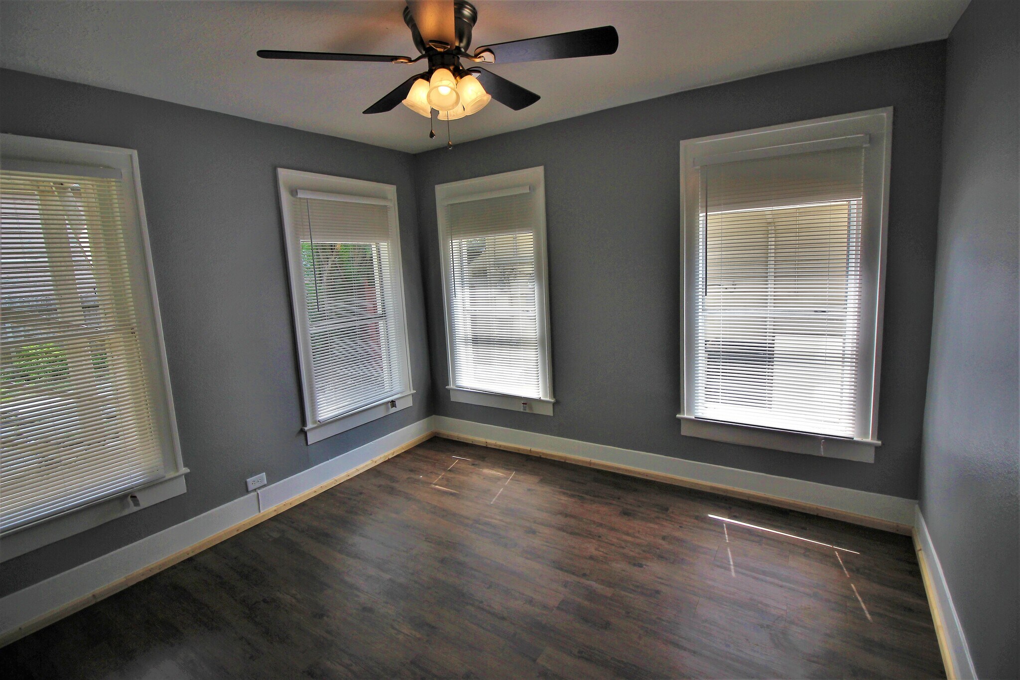 Building Photo - 4405 Woodside St