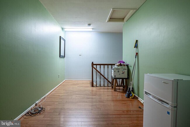 Building Photo - 14624 Monmouth Dr