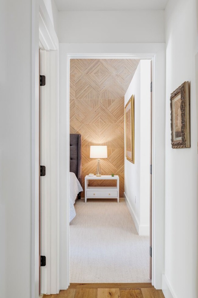 Building Photo - Modern 2 BDR Retreat: Serene Backyard