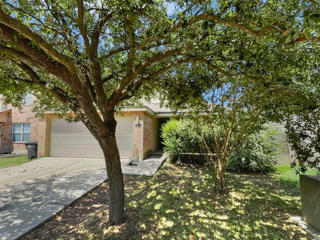 Building Photo - 3bd/2bath home with easy access to 410 and...