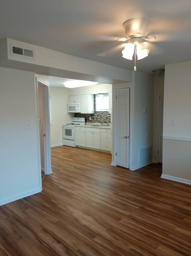 Elm Grove Apartments 905 E Elm St New Albany IN 47150 Apartment Finder